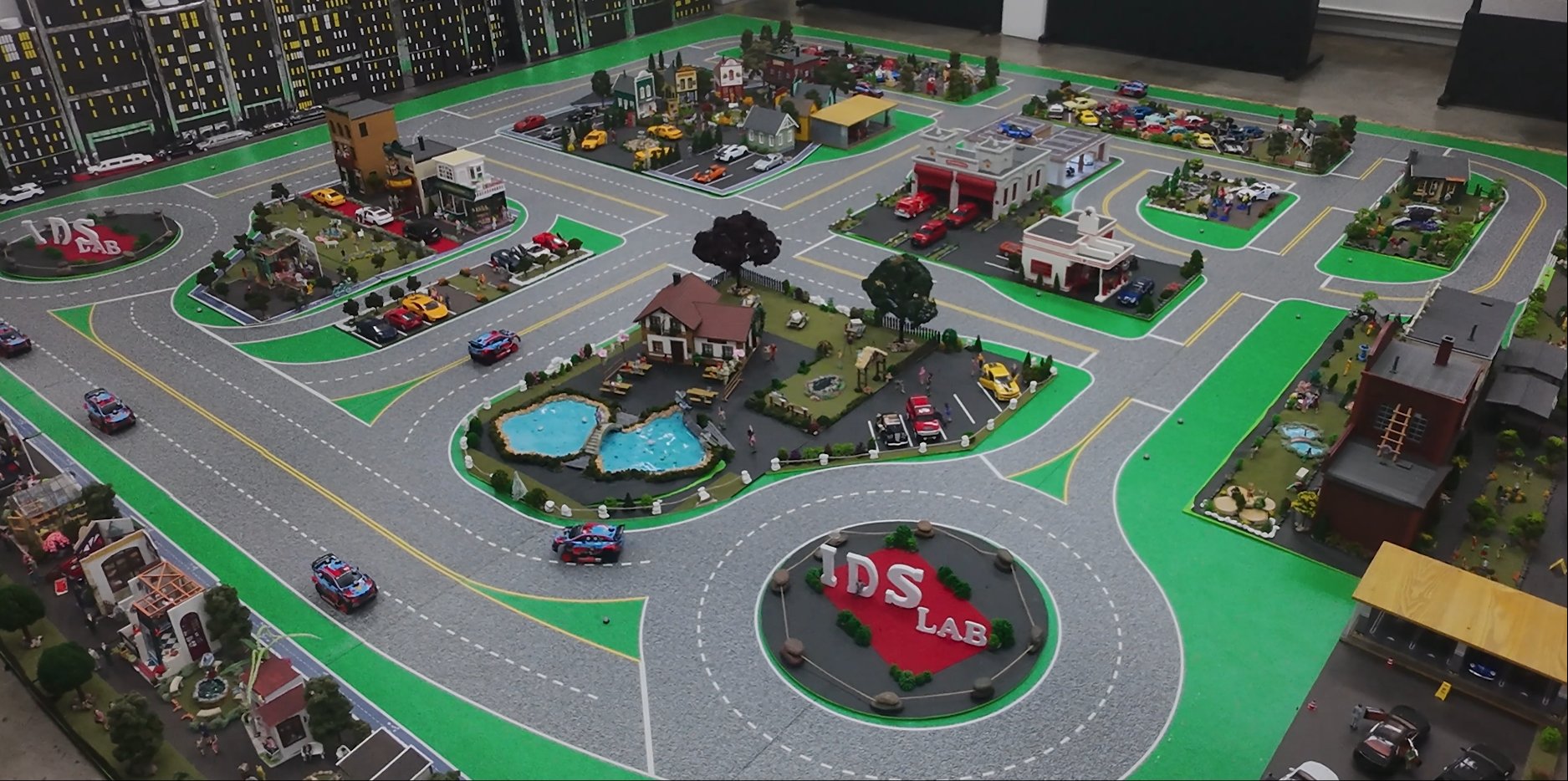 Scaled City